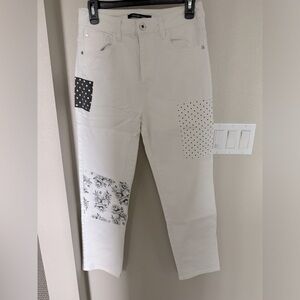 Mamba jeans, LIKE NEW!!!same or next day shipping from a smoke & pet free 🏠